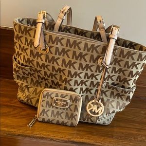 Michael Kors purse and matching wallet